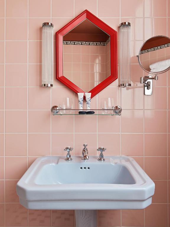 Hôtel Les Deux Gares - Booking