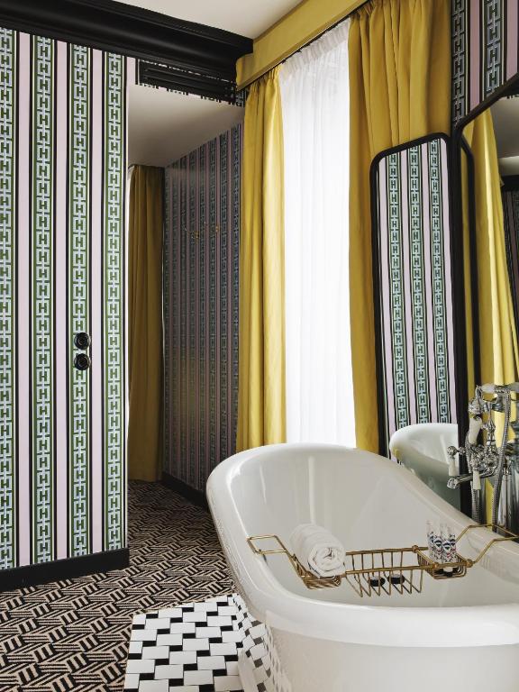 Hôtel Les Deux Gares - Booking