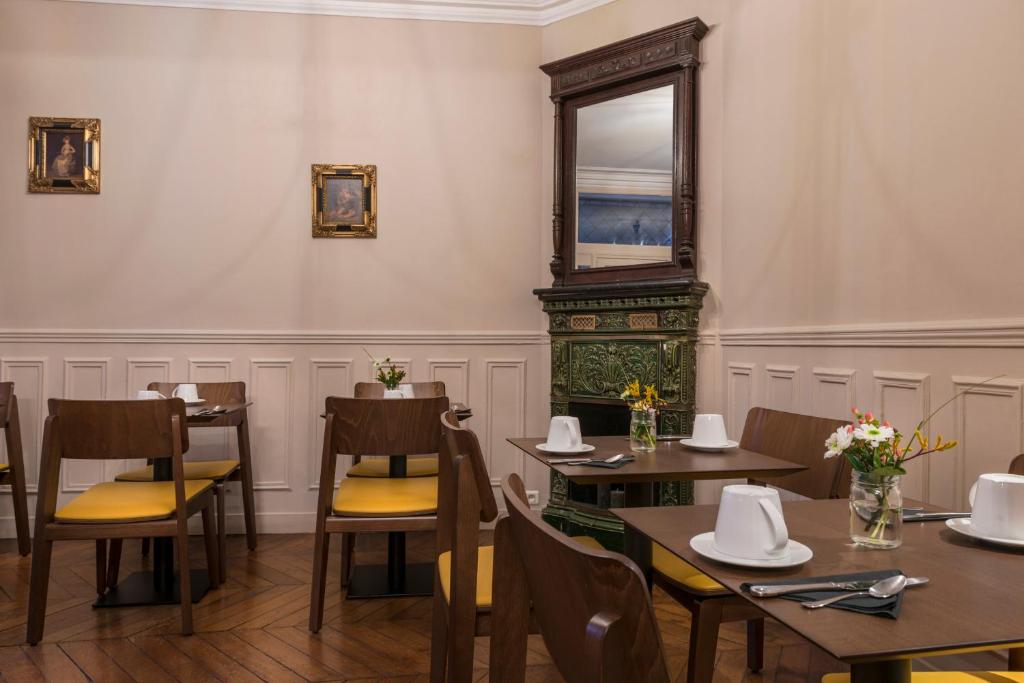 Hôtel de la Porte Dorée - Booking