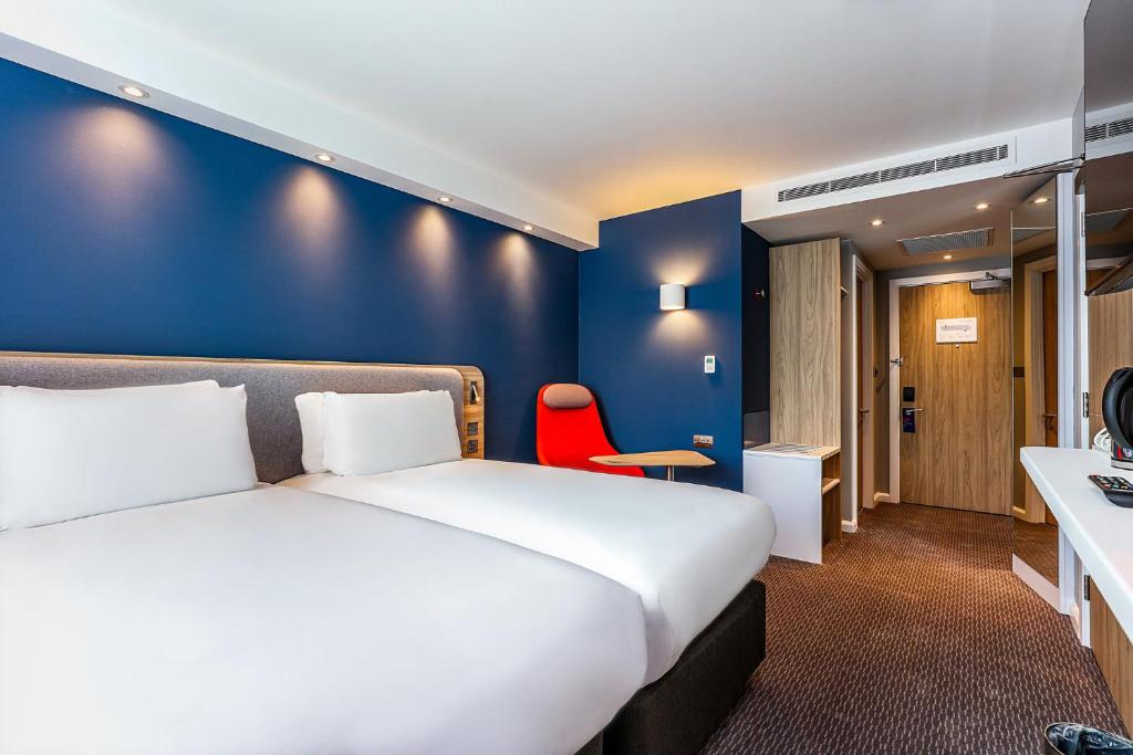 Holiday Inn Express - Marne-la-Vallée Val d'Europe, an IHG Hotel
