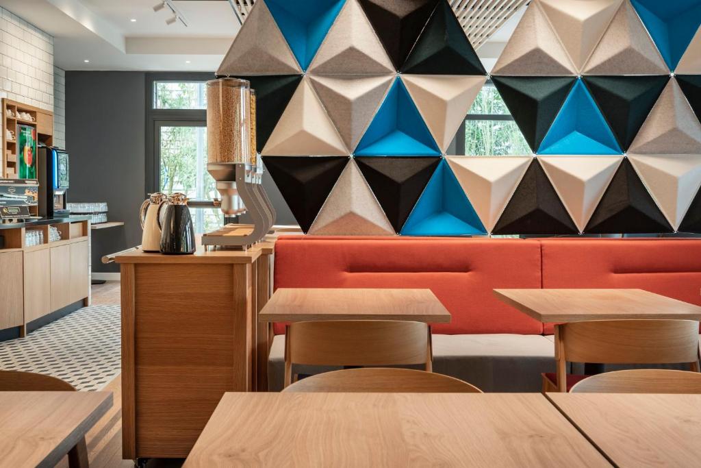 Holiday Inn Express - Marne-la-Vallée Val d'Europe, an IHG Hotel