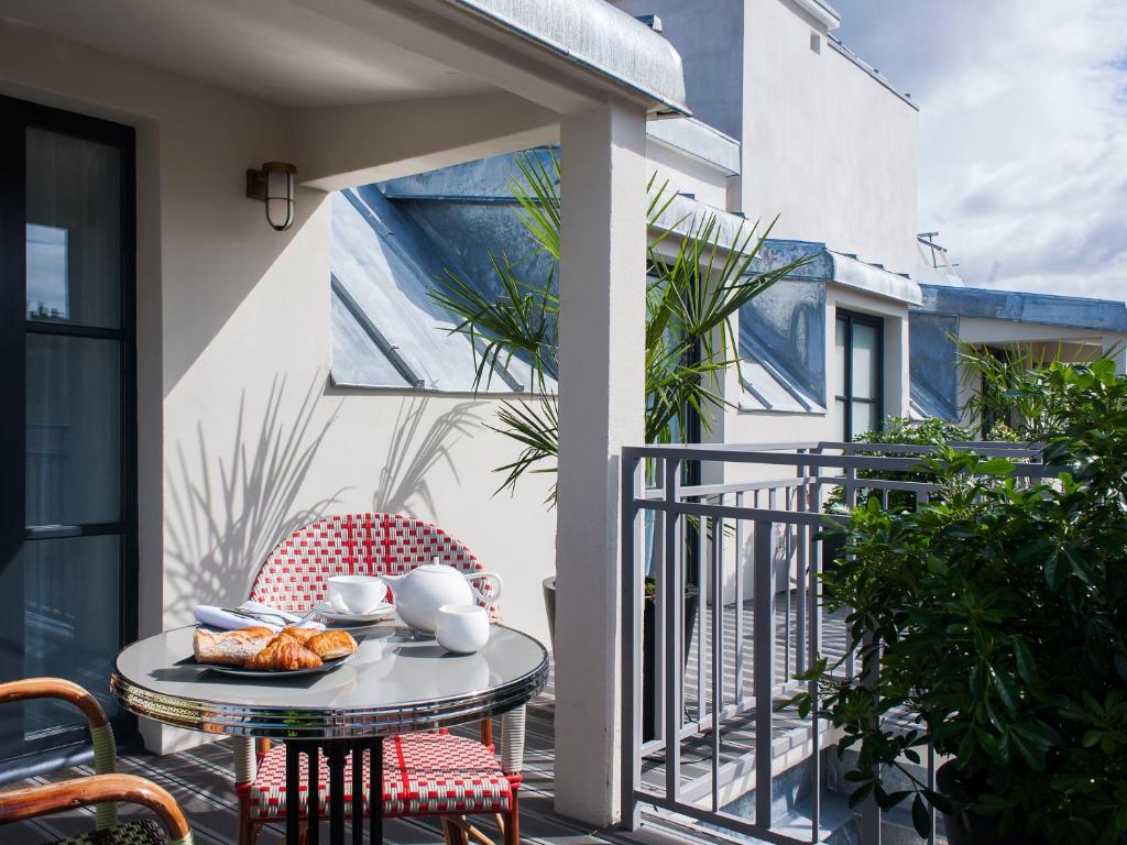 Eiffel Blomet - Booking