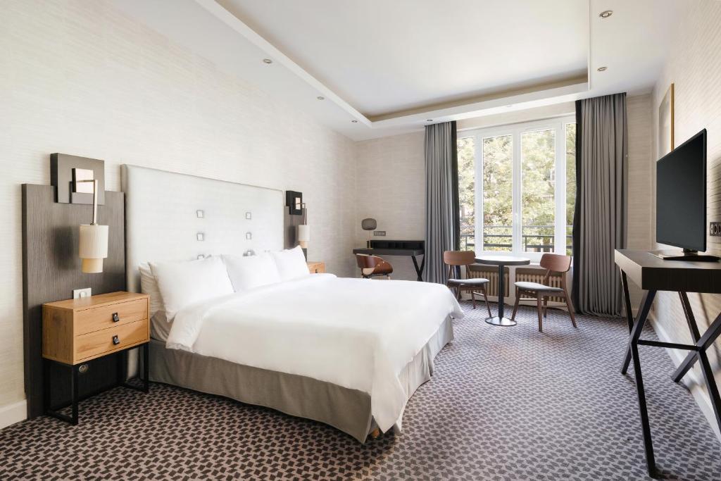 Sonder Atala Champs-Élysées