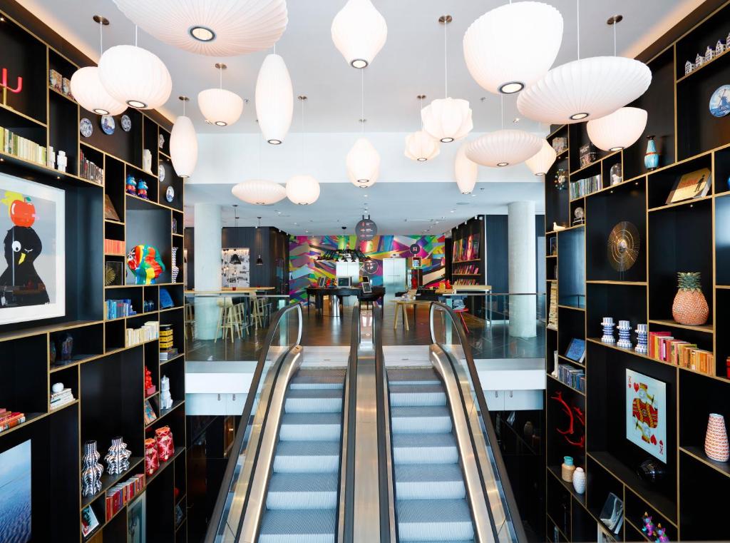 CitizenM Paris La Défense - Booking