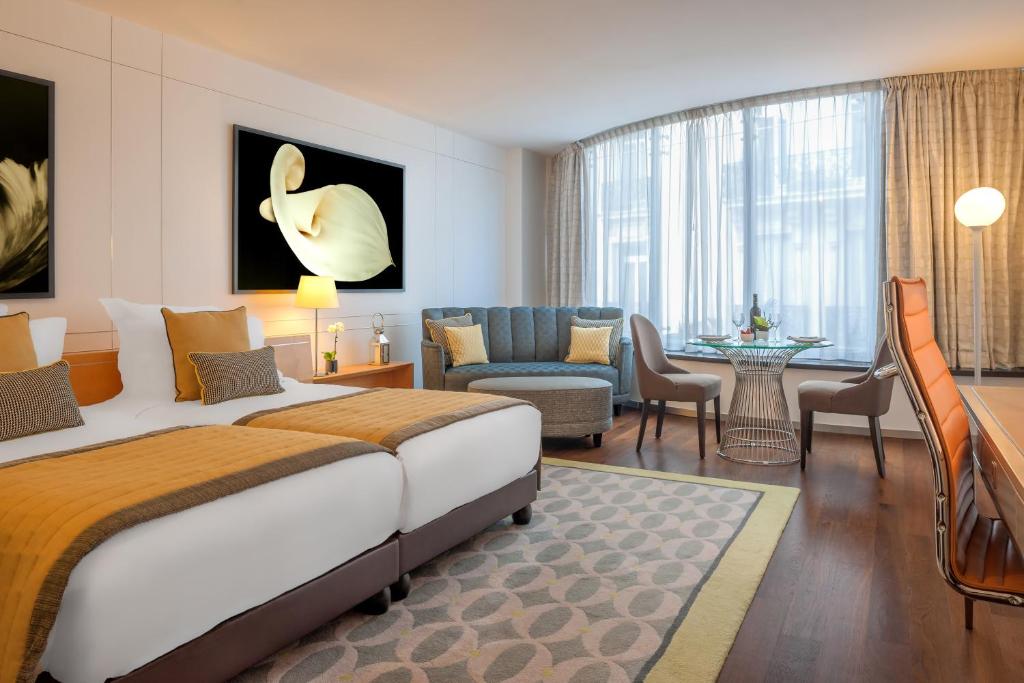 La Clef Tour Eiffel Paris by The Crest Collection