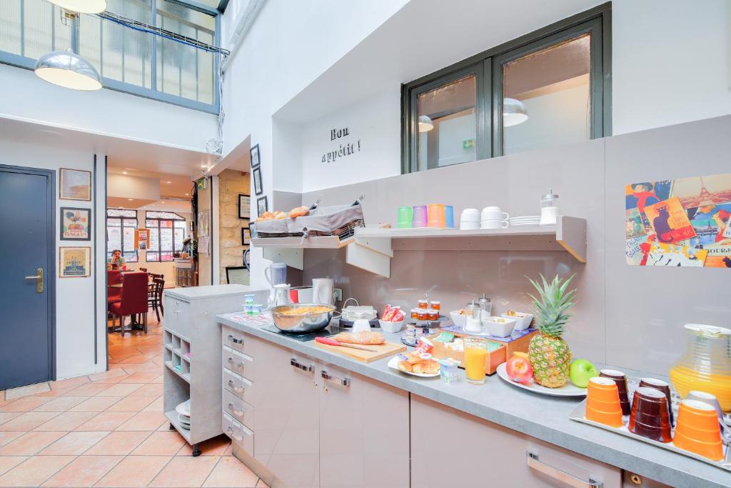 Le Village Montmartre by Hiphophostels