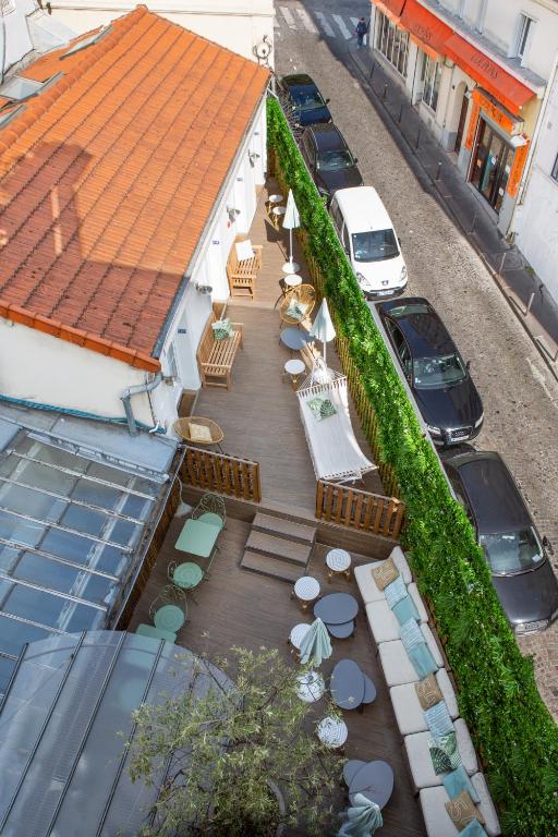 Le Village Montmartre by Hiphophostels