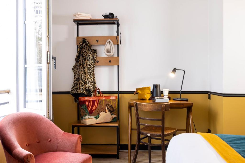 Le Village Montmartre by Hiphophostels