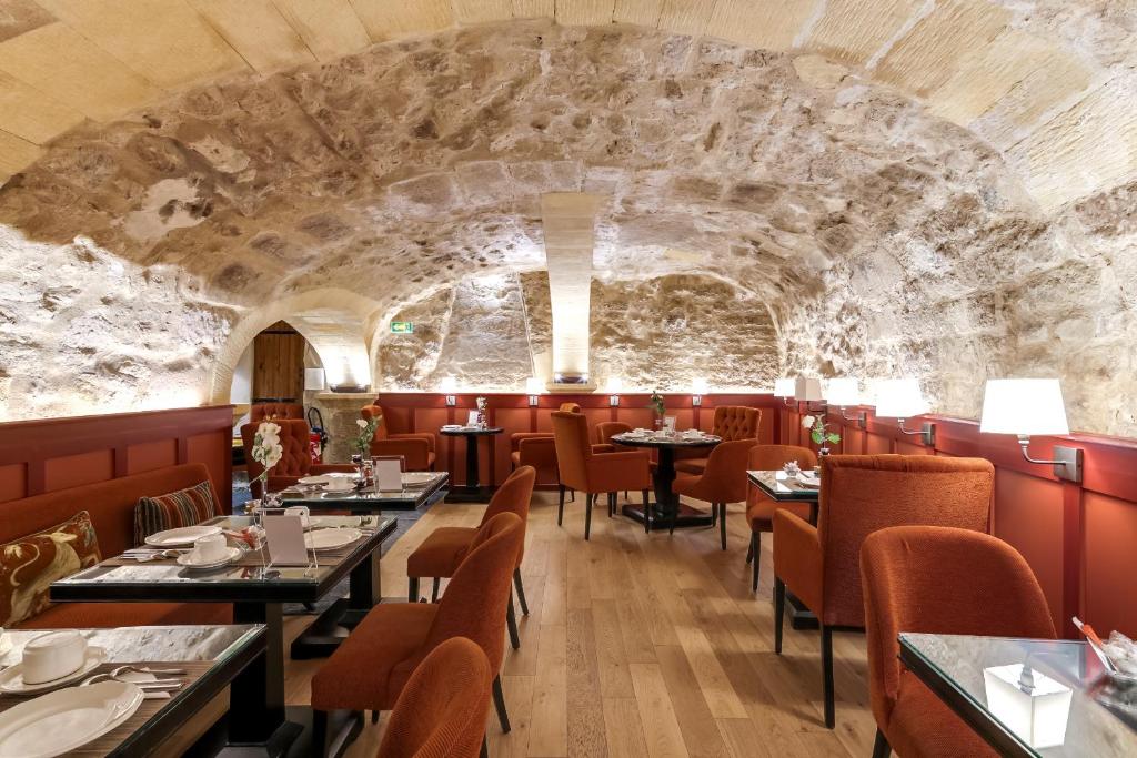 Les Tournelles - Booking