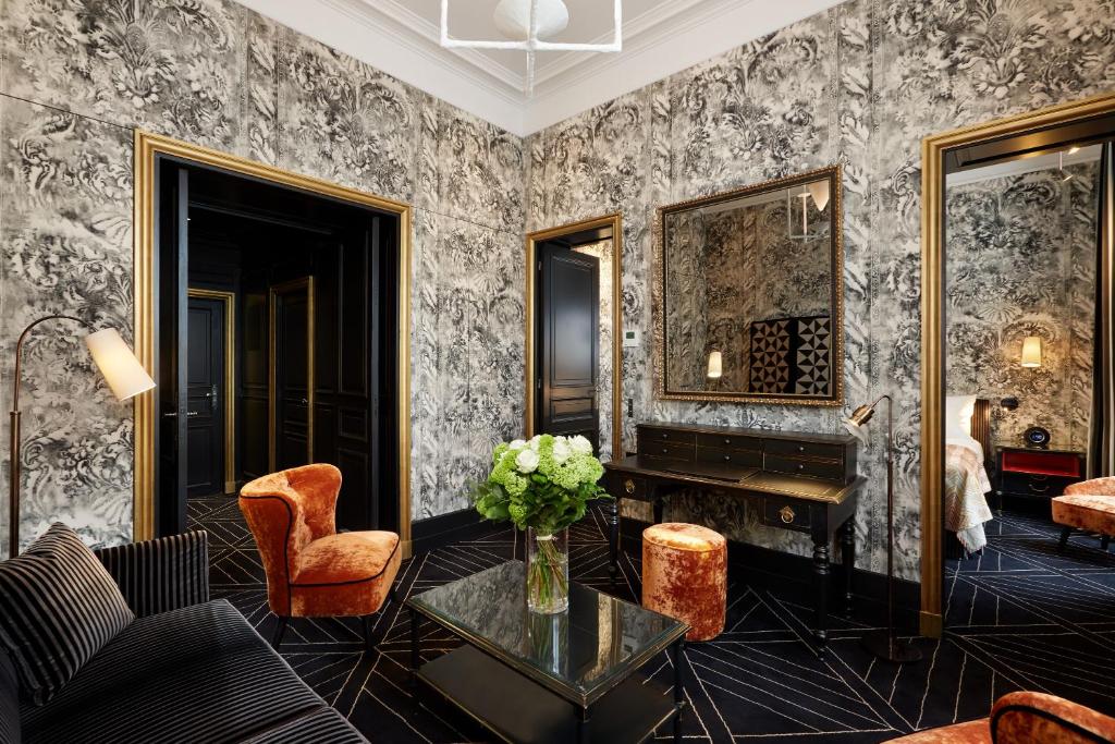 Pavillon de la Reine - Booking