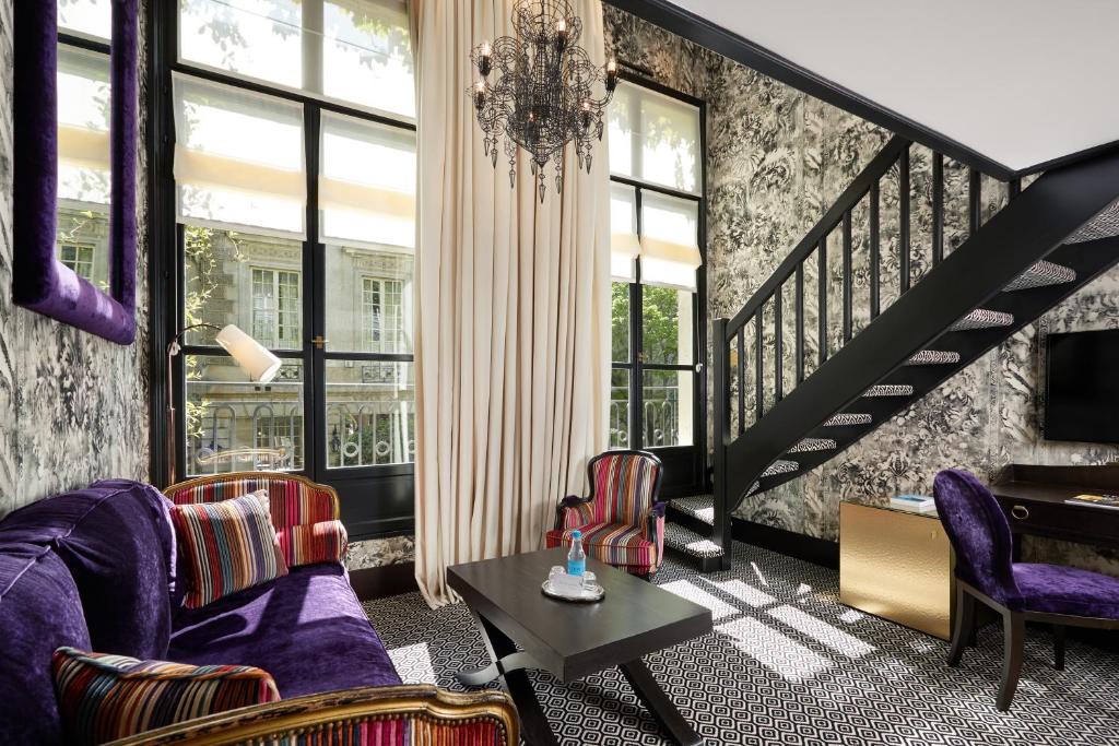 Pavillon de la Reine - Booking