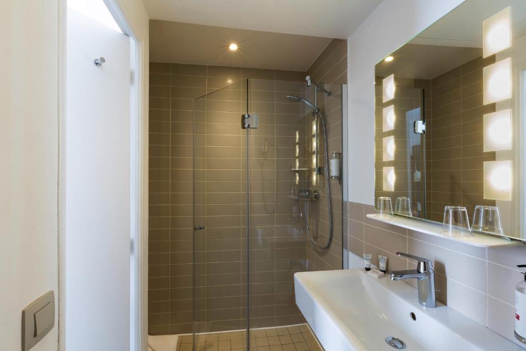 Contact Hôtel Alizé Montmartre