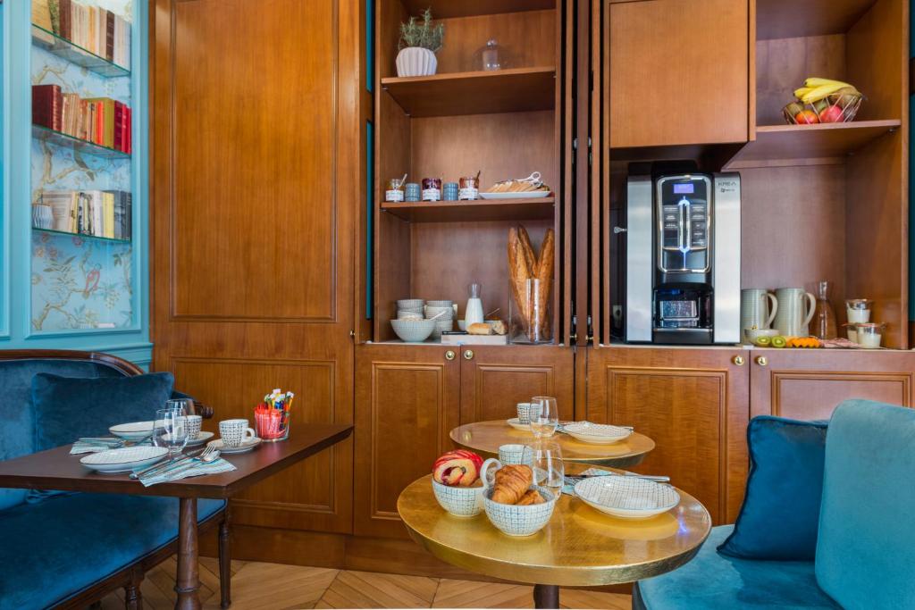 Hôtel de Neuve by Happyculture