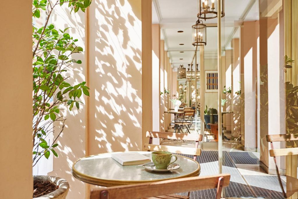 Hôtel Étoile Saint Ferdinand - Booking