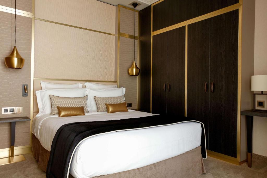 Niepce Paris, Curio Collection By Hilton