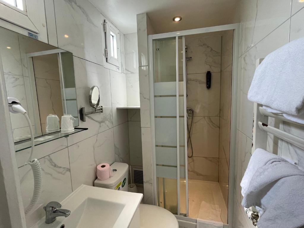 Hipotel Paris Buttes Chaumont Belleville