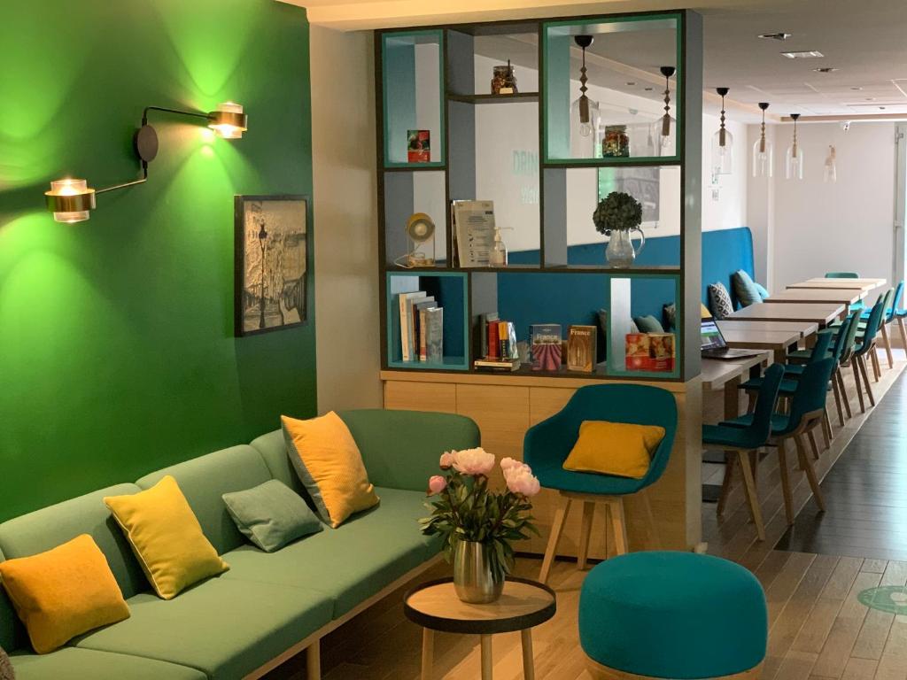 Holiday Inn Paris Montmartre, an IHG Hotel