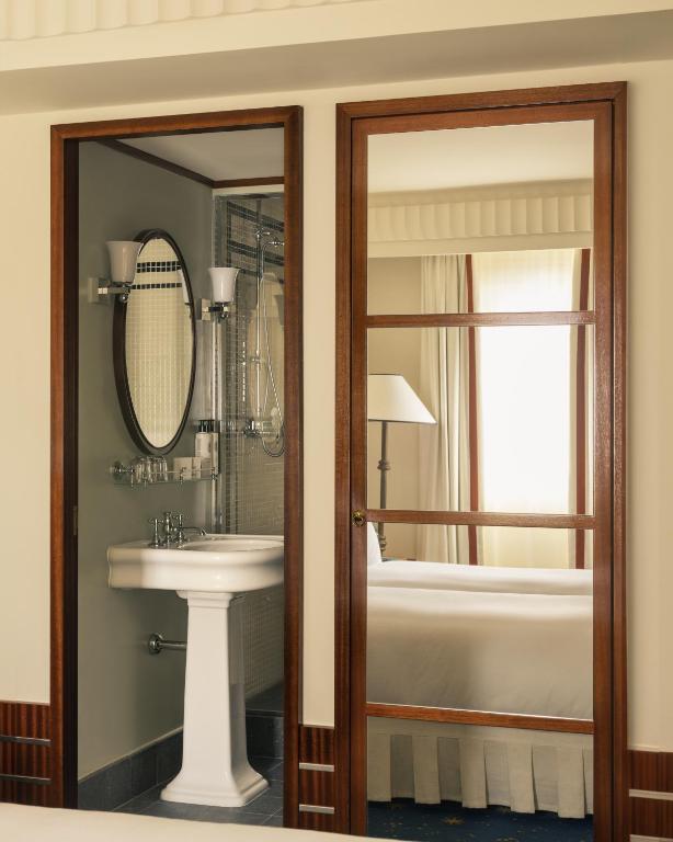 Hôtel des Grands Voyageurs - Booking