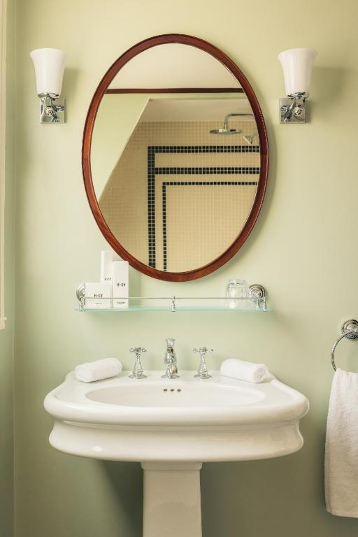 Hôtel des Grands Voyageurs - Booking