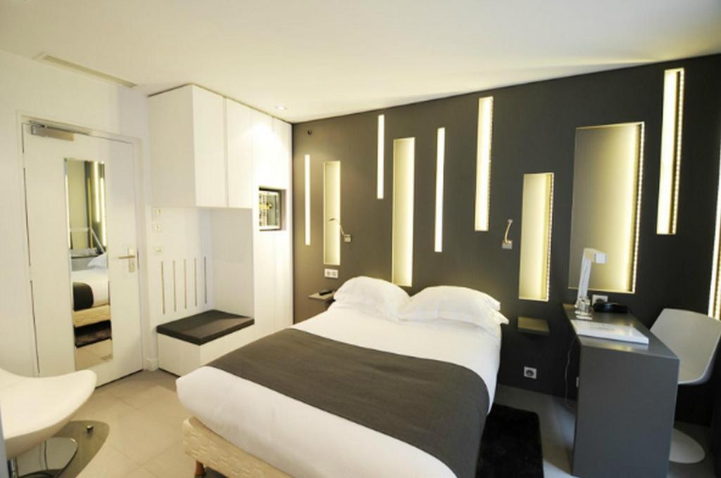 Hotel Arc de Triomphe Étoile