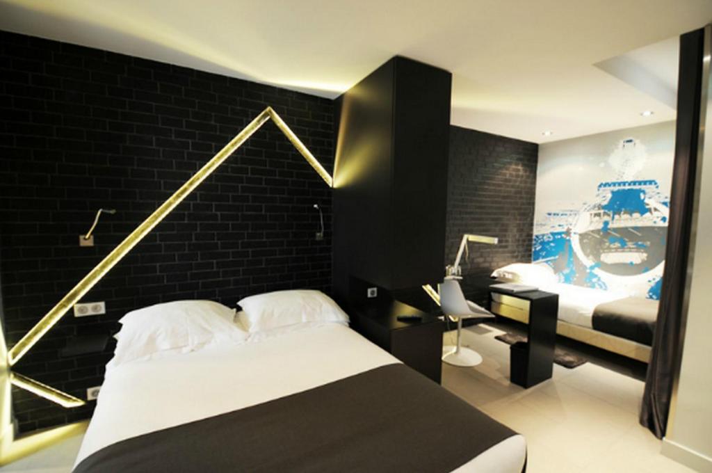 Hotel Arc de Triomphe Étoile