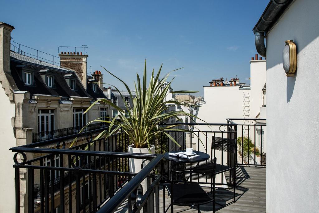 Hôtel du Rond-point des Champs-Élysées - Esprit de France