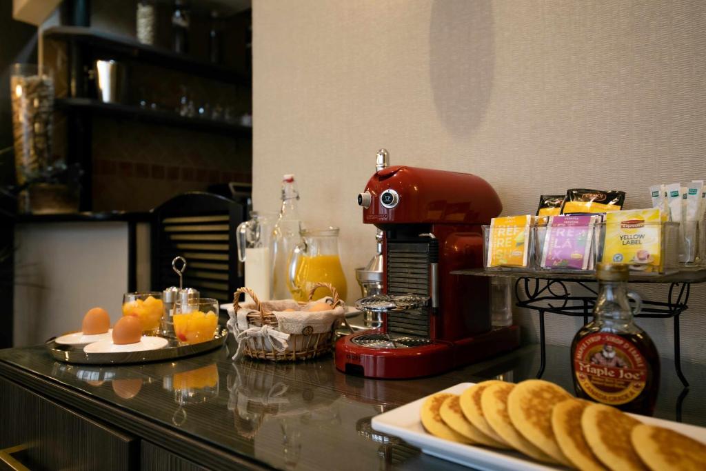 Hotel Eiffel Rive Gauche