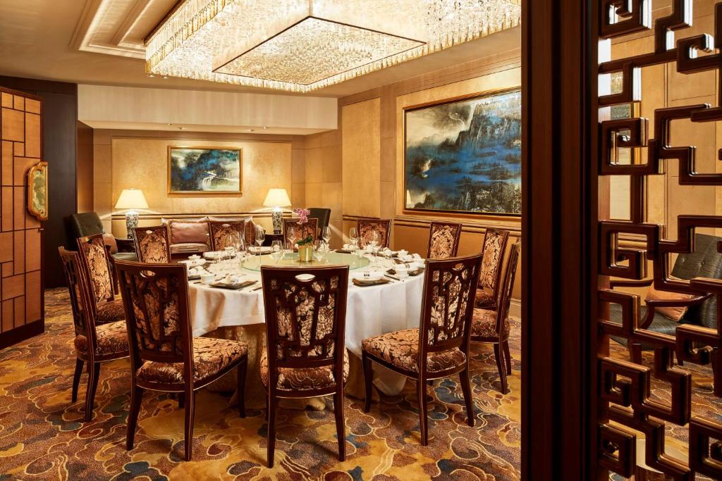 Shangri-La Hotel Paris