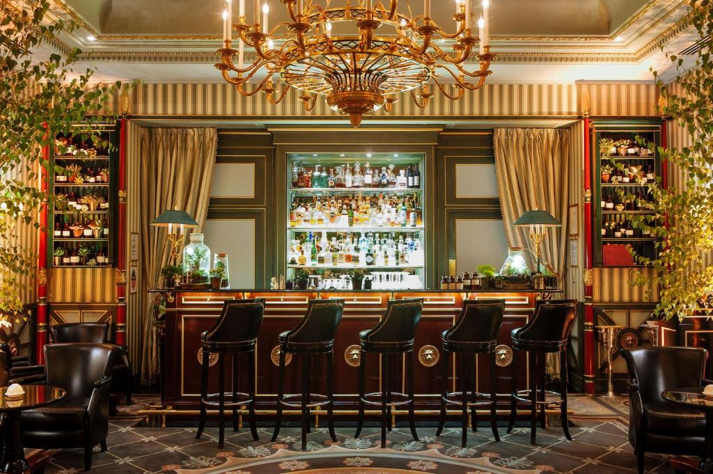 Shangri-La Hotel Paris