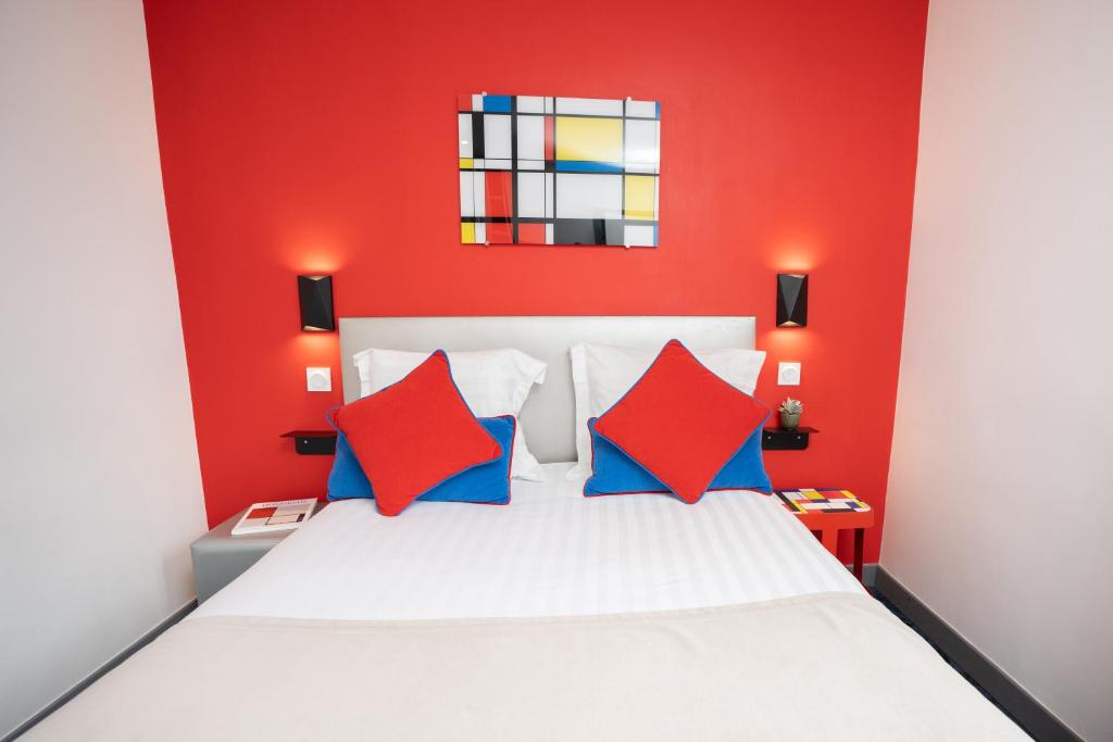Hôtel du Mont Dore Batignolles - Booking