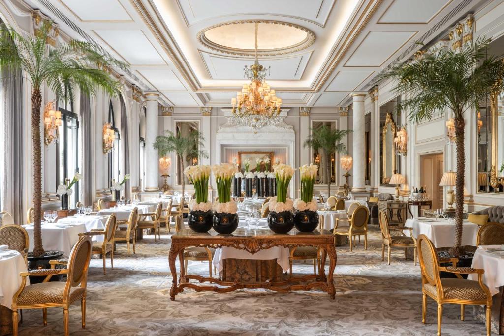 Four Seasons George V - Booking