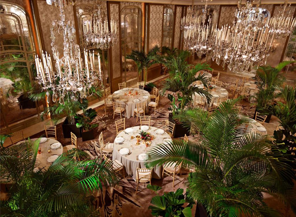 Le Plaza Athénée - Booking