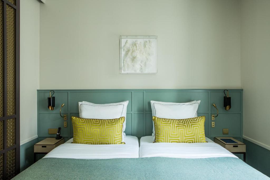 Hôtel La Tamise – Esprit de France - Booking