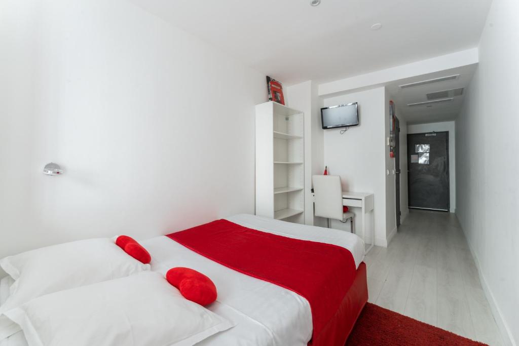 Hôtel L'Oasis Montparnasse