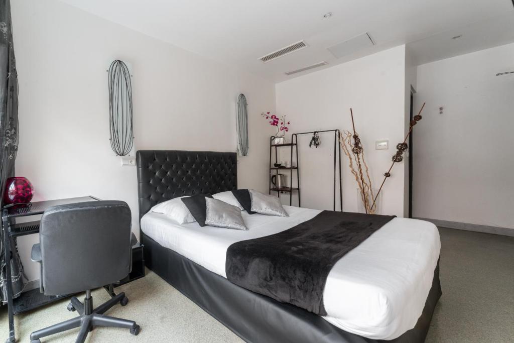 Hôtel L'Oasis Montparnasse