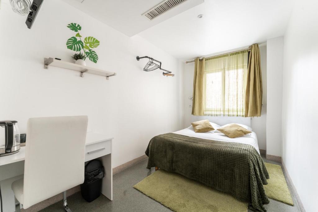 Hôtel L'Oasis Montparnasse