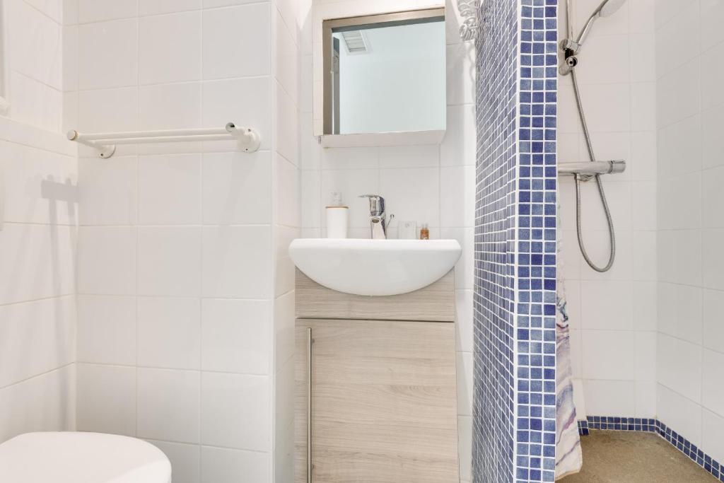 Hôtel L'Oasis Montparnasse