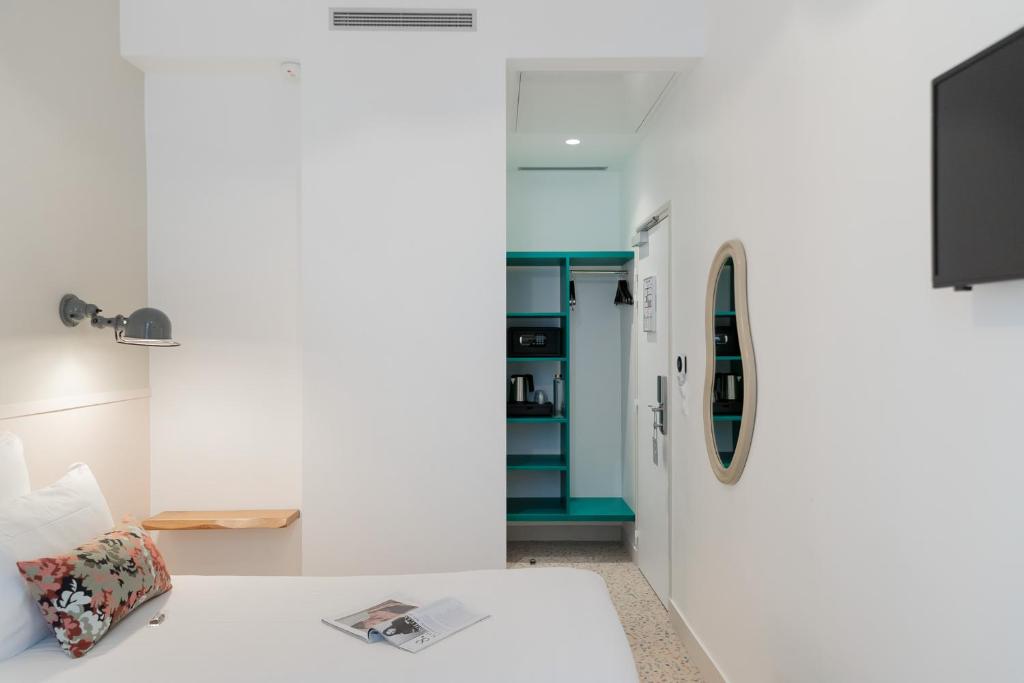 Trendy Canettes Hotel