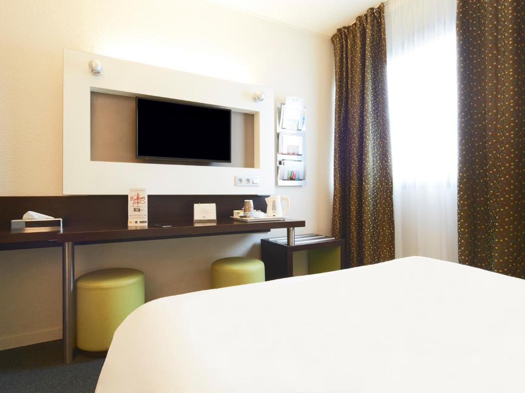 Kyriad Hotel Orly Aéroport - Booking