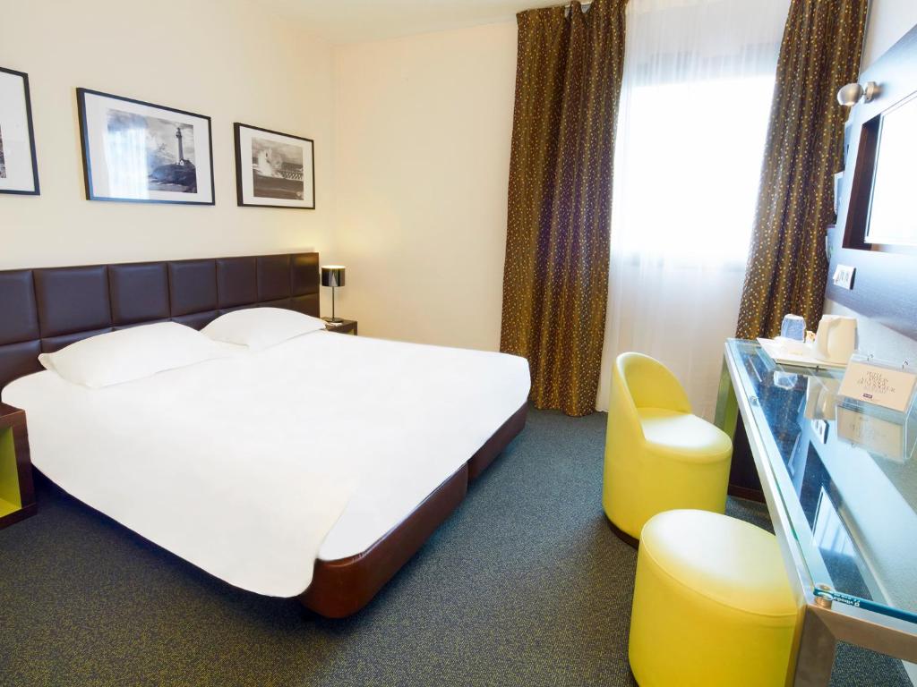 Kyriad Hotel Orly Aéroport - Booking