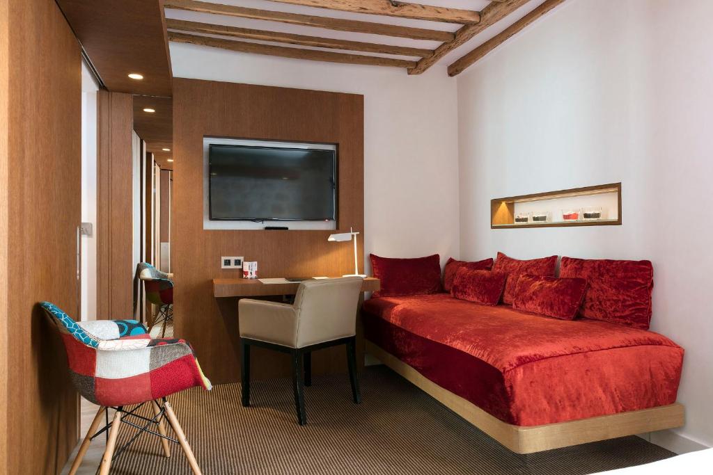 Select hotel