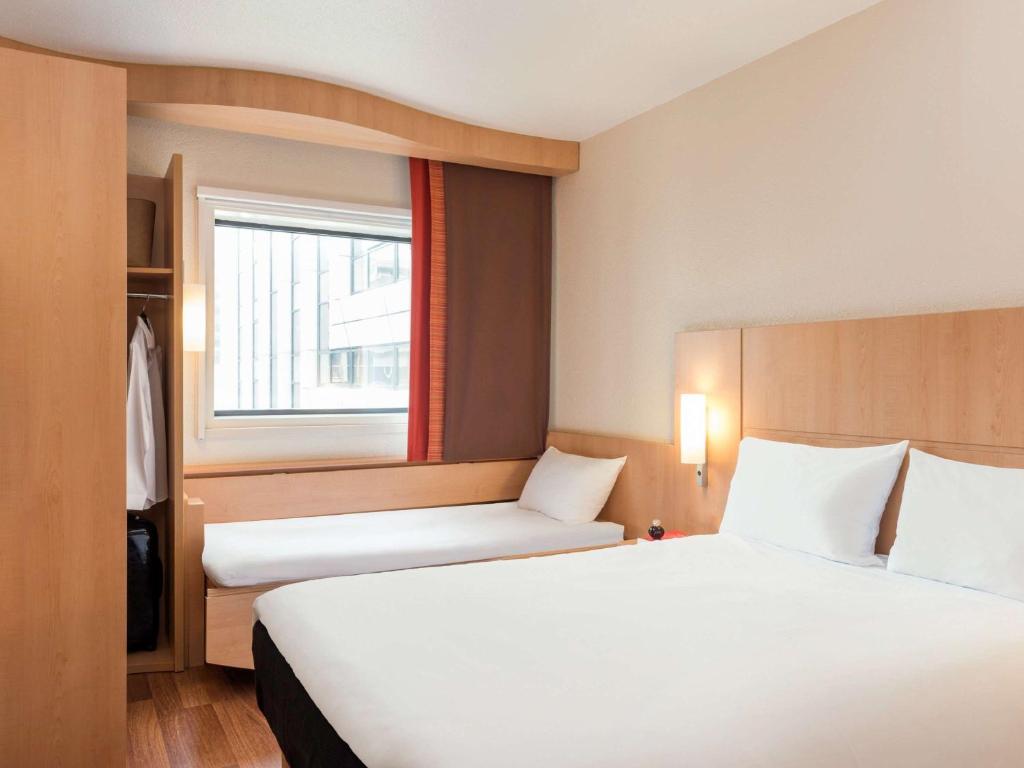 ibis Paris Pont de Suresnes Longchamp