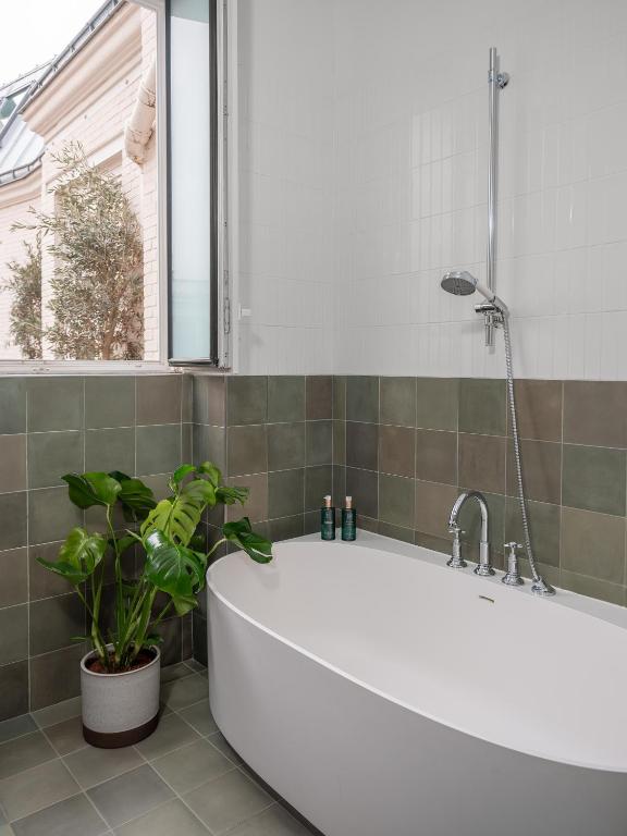 Hôtel Miss Fuller - Booking