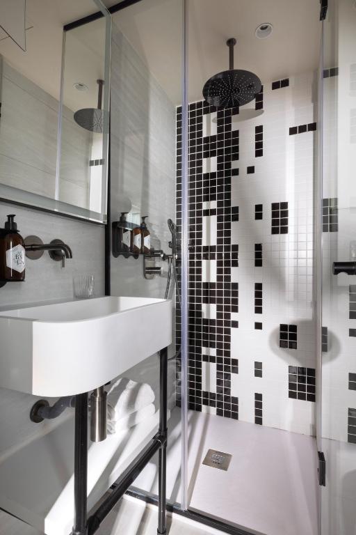 Hôtel Raspail Montparnasse