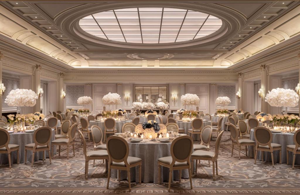 Four Seasons George V Paris - Booking