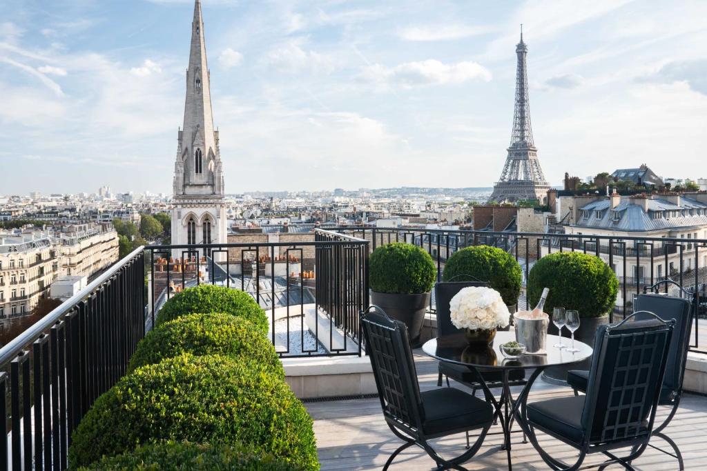 Four Seasons George V Paris - Booking