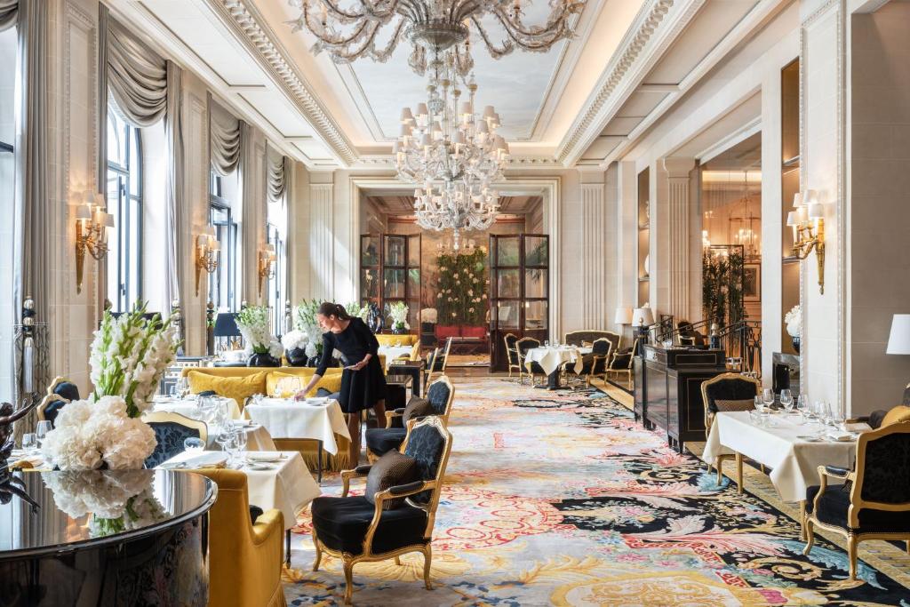 Four Seasons George V Paris - Booking