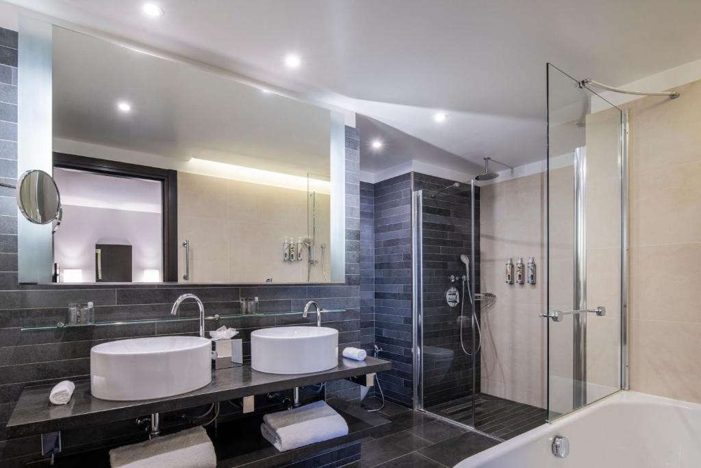 Hôtel Renaissance Paris Arc de Triomphe