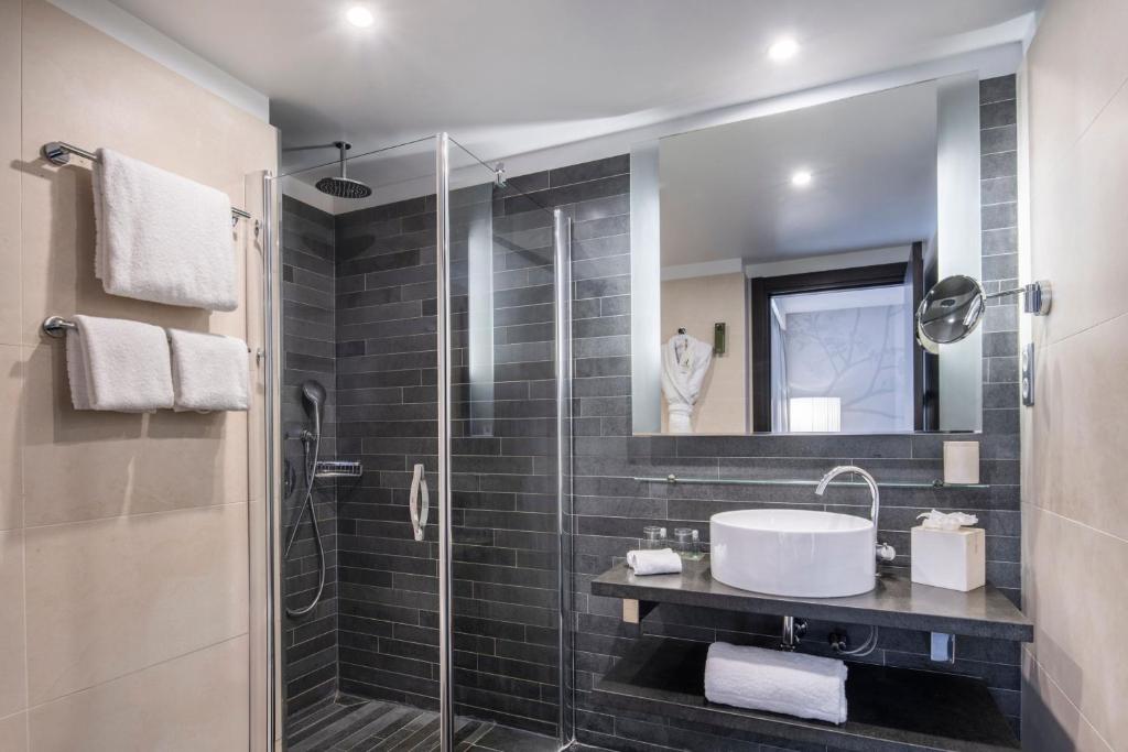 Hôtel Renaissance Paris Arc de Triomphe