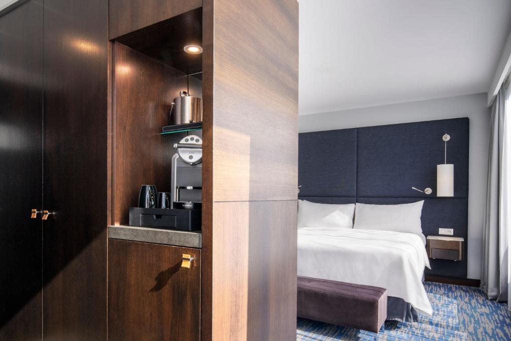 Hôtel Renaissance Paris Arc de Triomphe